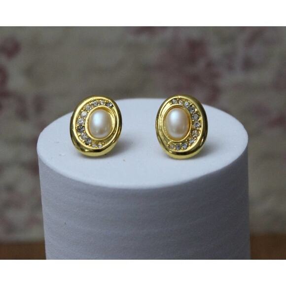Vintage Gold and Pearl Like Cabochon Post Earrings E105 - Picture 1 of 3